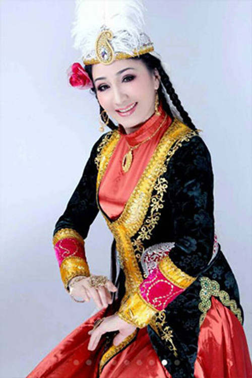 Tursunay Ibrayimjan as 迪里娜尔
