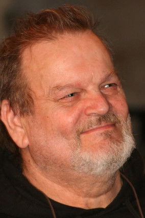 Jean-Pierre Laurent as Léon Radet