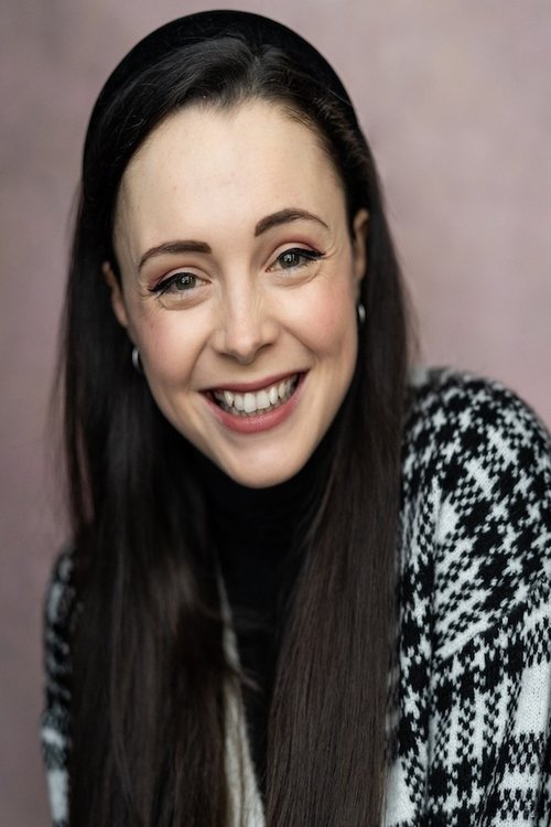 Victoria Lucie as Officier Carrie