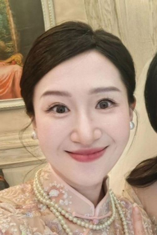 Song Yu as Mother Gu