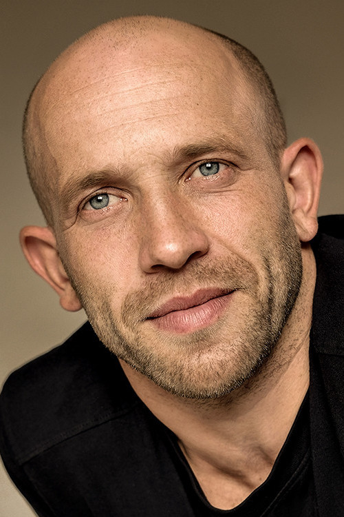 Georgy Bolonev as Корг