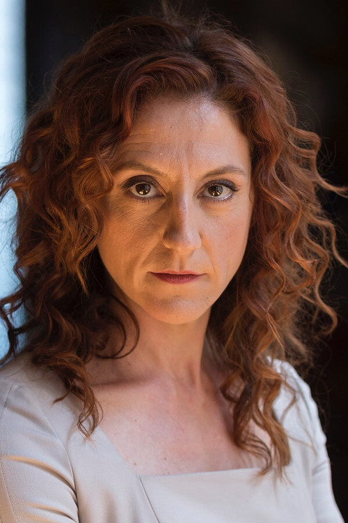 Nuria Mencía as Charito