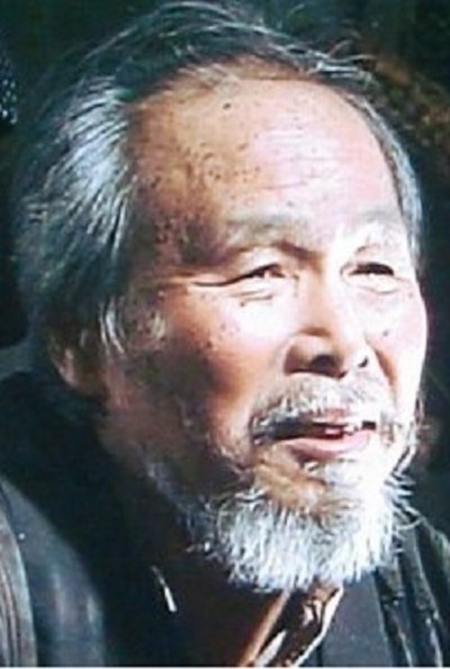 Masanobu Ōkubo as Petty Official (uncredited)