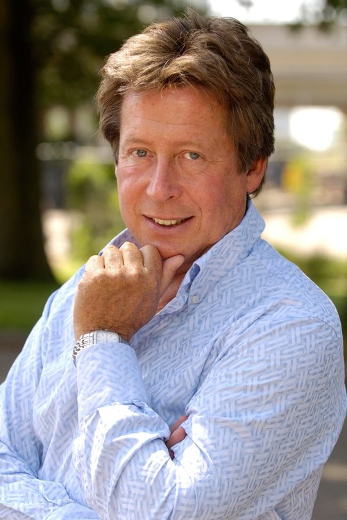 Hans Kazàn as Goochelaar / medewerker telefoonpanel