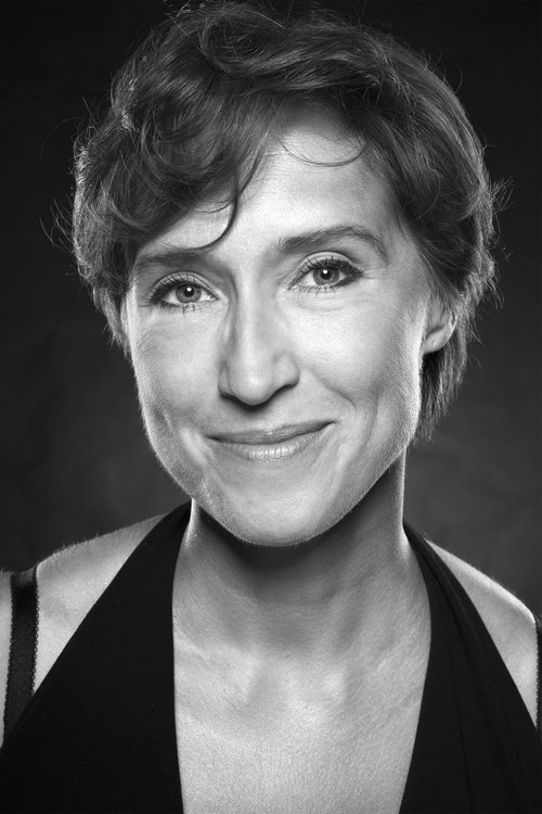 Agata Skowrońska as Mona