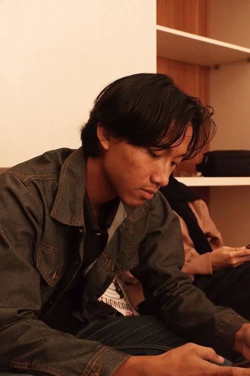 Naufal Reza Fahlevi as Ki Agus Syarifuddin