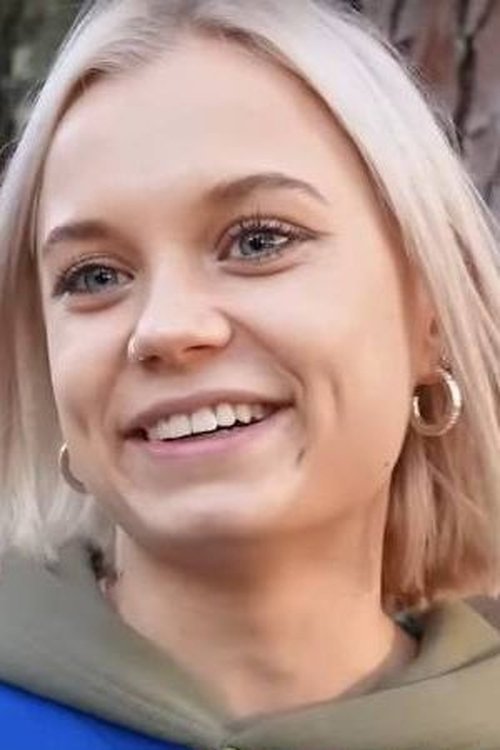 Pola Sieczko as Sara