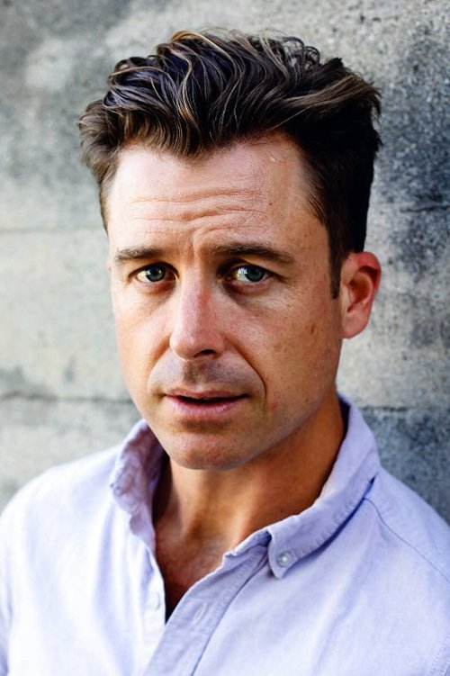 Lucas Near-Verbrugghe as Dean