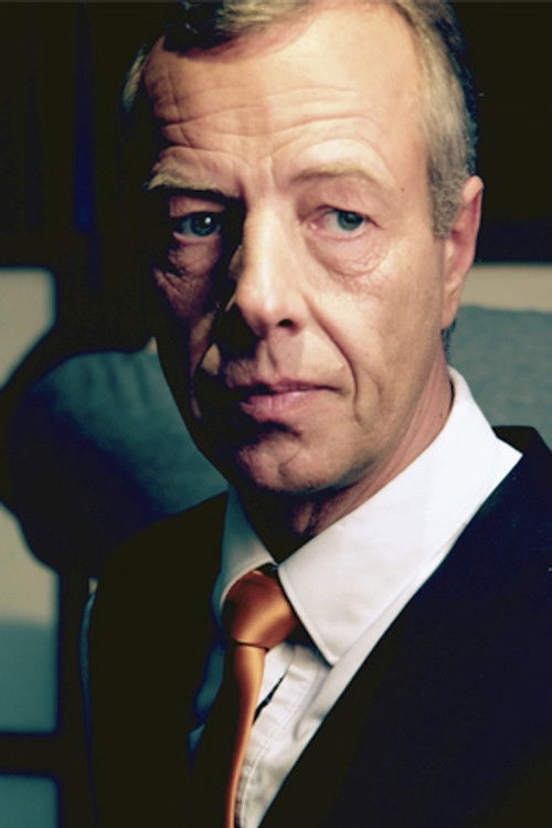 Pascal Haidant as Elliot