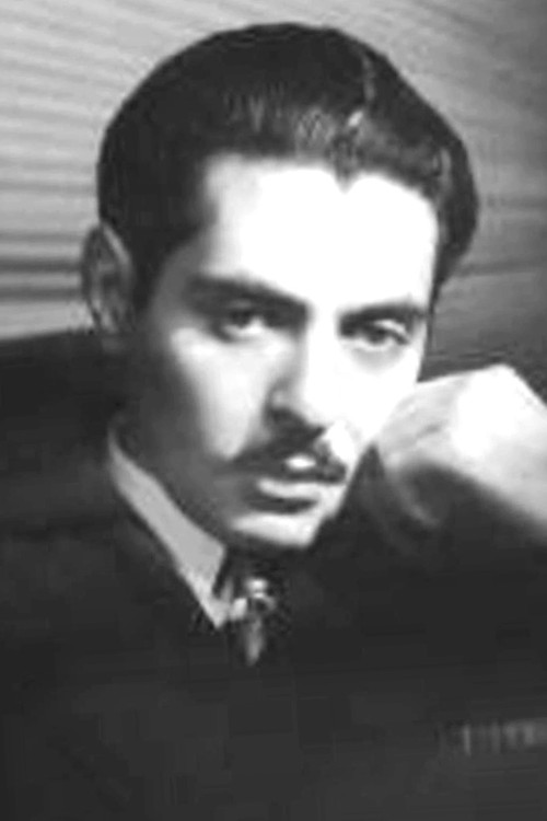 Antonio R. Frausto as Onofre, director de orquesta