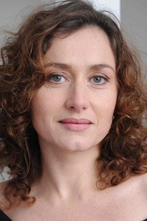 Agathe Dronne as Myriam Leïzer