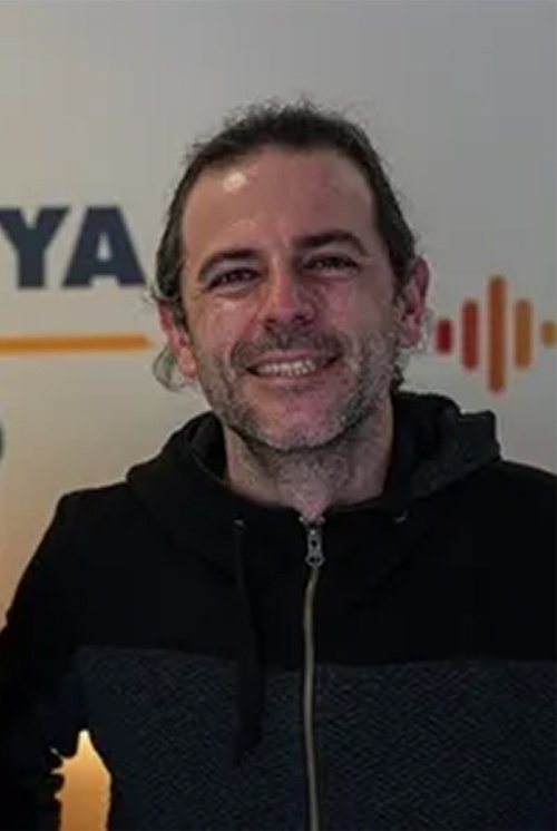 Siddharta Vargas Martínez as Pau