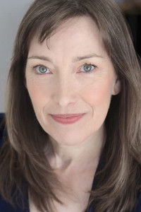 Denise Cormier as Leslie