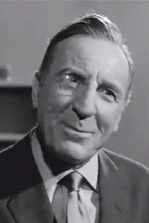 Aris Malliagros as Periklis