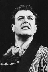 Joaquim Cardona as Pérez