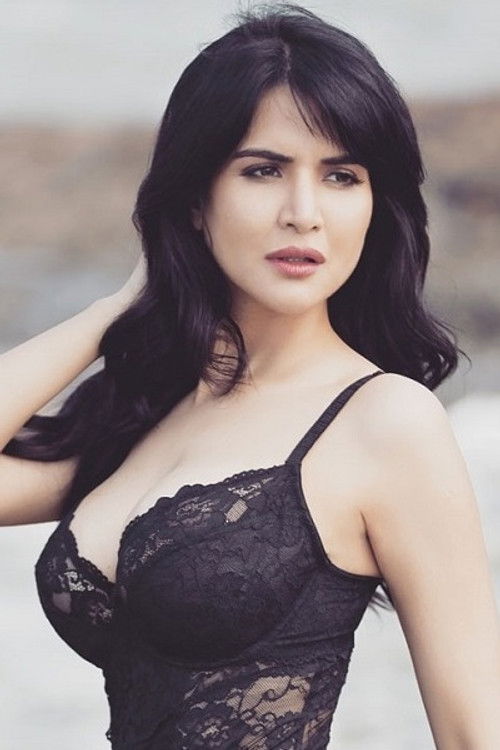 Jashn Agnihotri as Rashmi