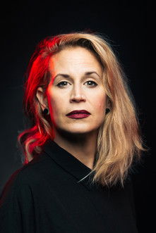 Petra Kocmanová as Irena