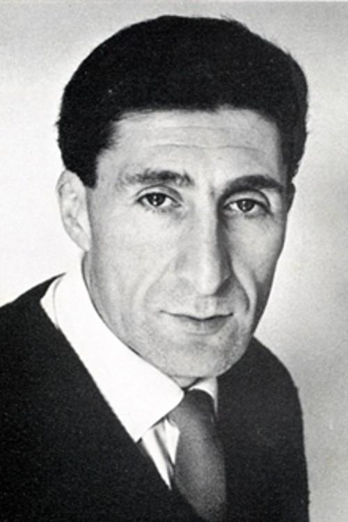 Howard Goorney as Critic (Roger)