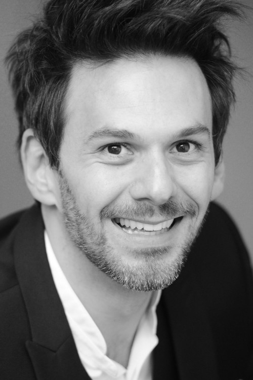 Laurent Arcaro as Le coursier