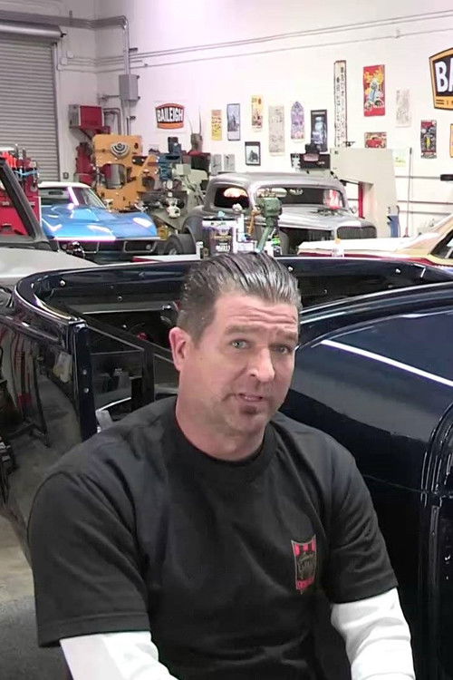 Jimmy Shine as Moderátor/Porotce