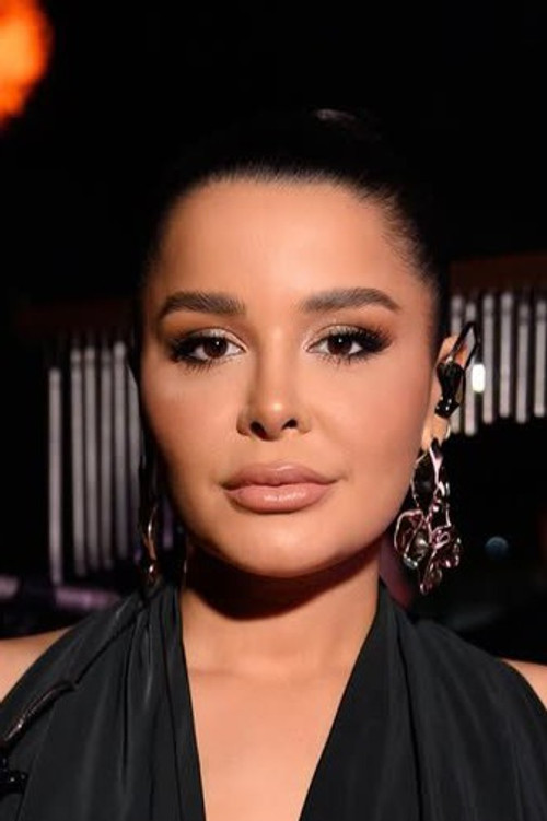 Maraísa Henrique Pereira as 