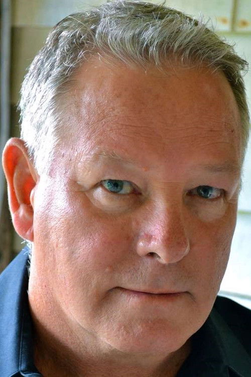 Alan David Lee as Eddie Paynter