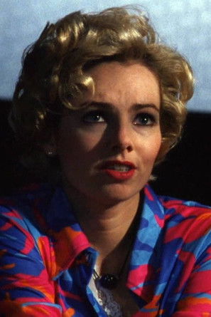 Rhonda Griffin as Anna Quarrels