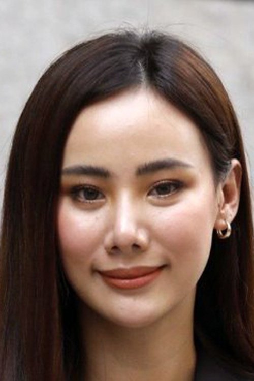 Sarucha Petchroj as Prae