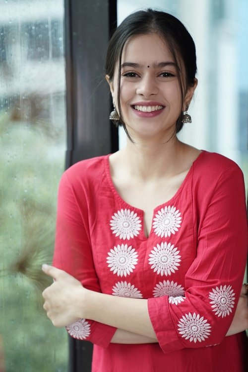 Maahi Raj Jain as Anaya