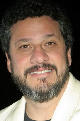 Carlos Esteban Fonseca as Detective Duarte