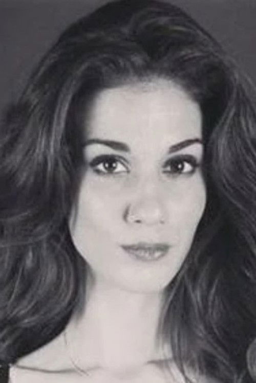 Anastasia Chauvin as L'esclave Luda