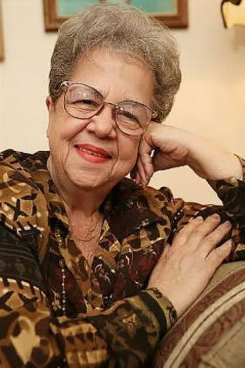 Silvia Brito as Flora (segment "En Casa de los Viejitos")