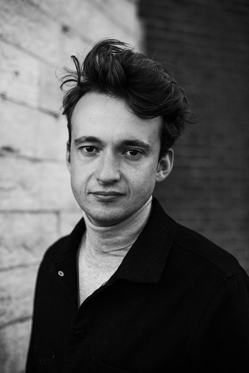 Robin Keyaert as Le policier en charge de l'ADN