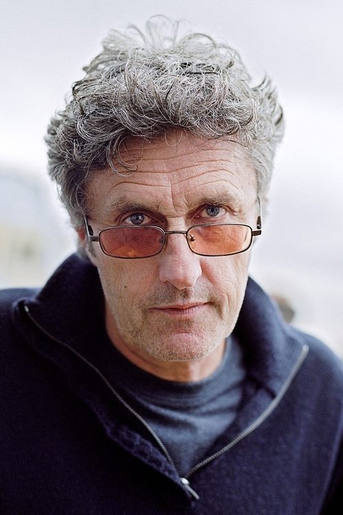 Paweł Pawlikowski as Joan's boss