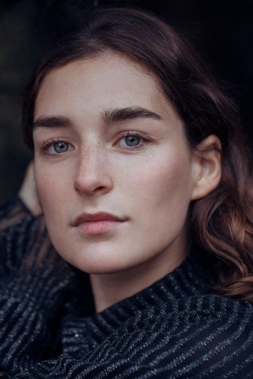 Hélène Kuhn as Cisem (segment "Paris")