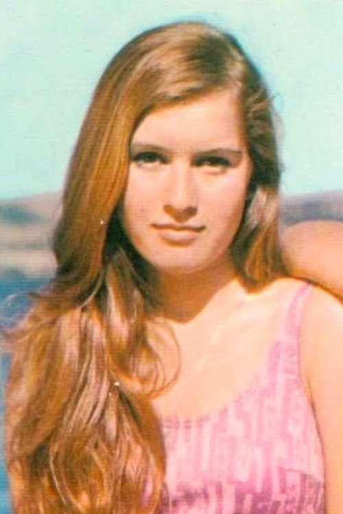 Nilüfer Koçyiğit as Nilüfer