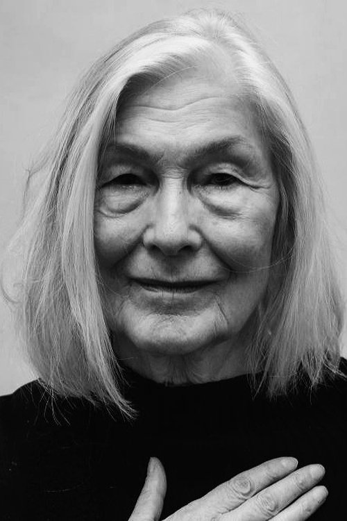 Edith Clever as Eva, la mère