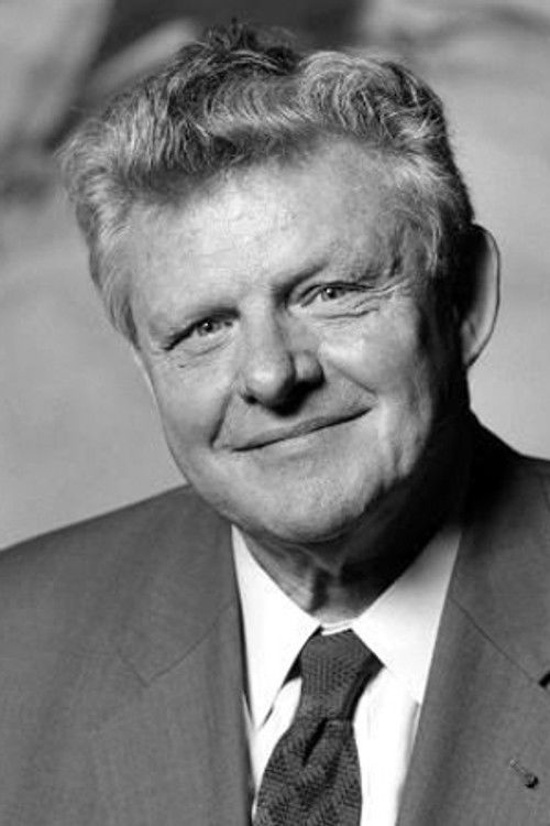 Gérard Calvi as Le chef de la fanfare