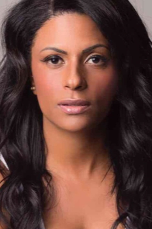 Luciana Mombrini as Secretária Concessionária