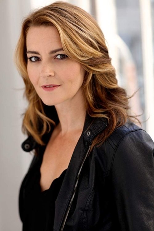 Jenny Maguire as Mindy