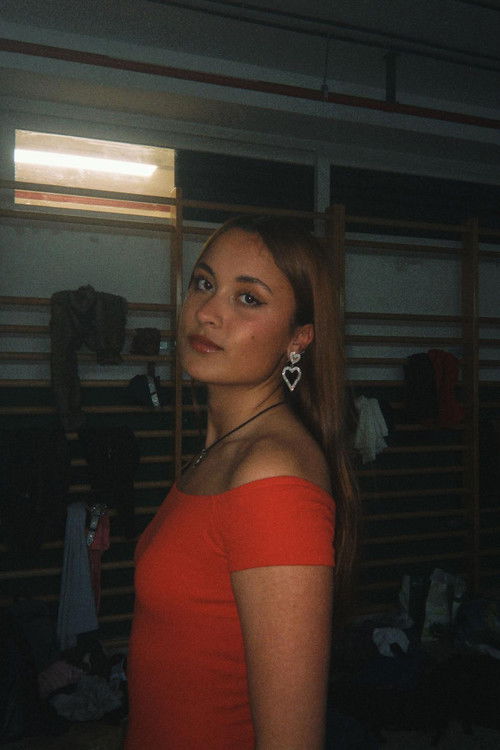 Amaia Herrero as Aiora