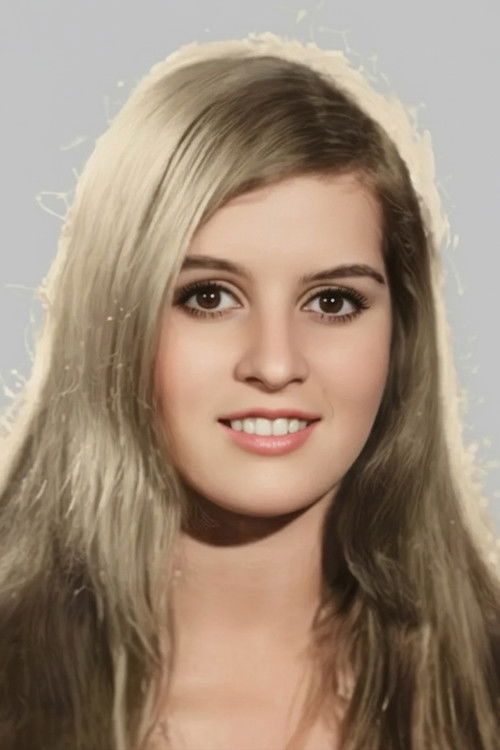 Feryal Koçyigit as Mübeccel