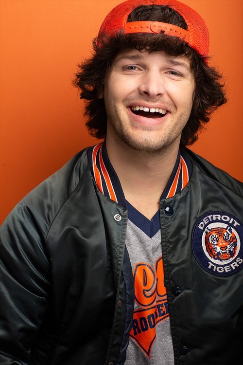 Mark Sipka as Reporter