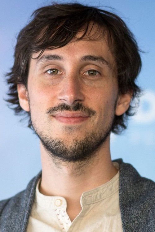 Tyler Taormina as Rollerblader