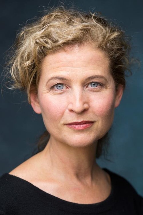 Miranda Wilson as Bessie Merryman