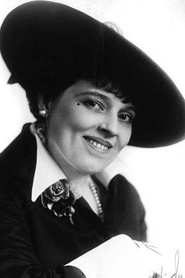 Betty Scott as Dolly Dutton