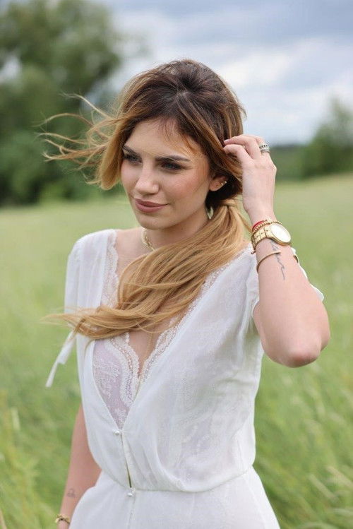 Sonia Szklanowska as prowadząca