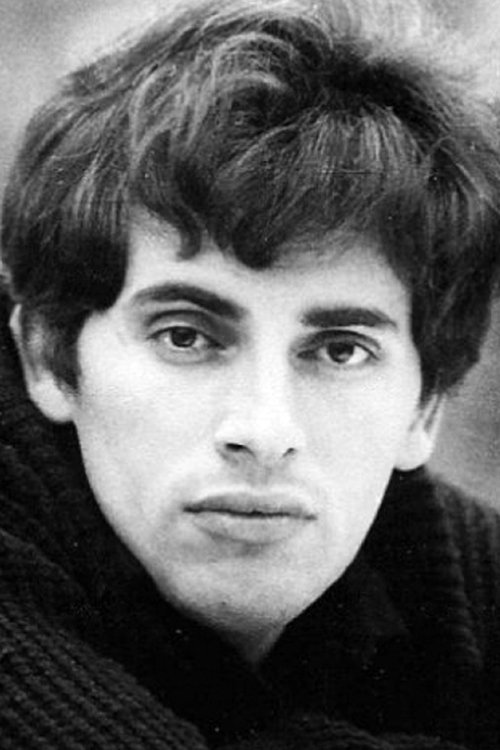 Théo Sarapo as Morales