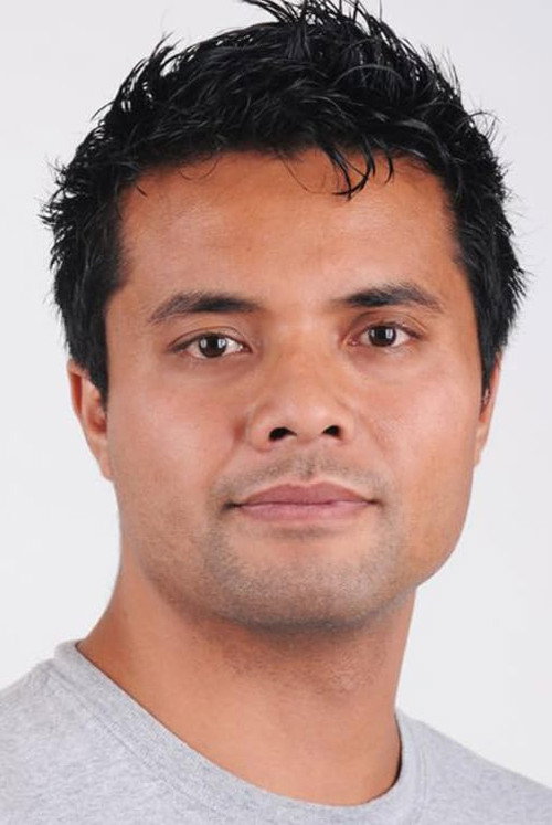 Lee Ah Yen as Dynamite Guard