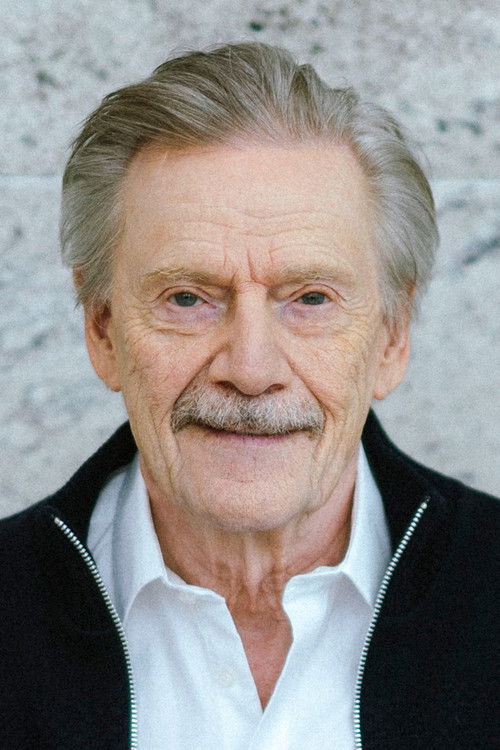 Jesper Christensen as Bent Petersen